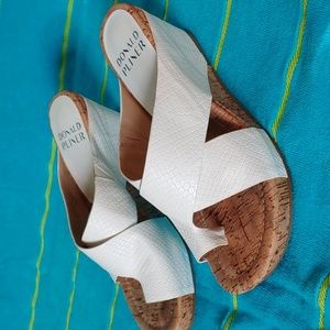 Donald Pliner white wedge size 7.